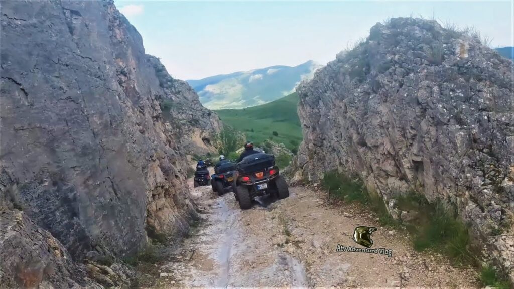 Astonishing place to ride ❗️❗️ Bunch of ATVs on the trail